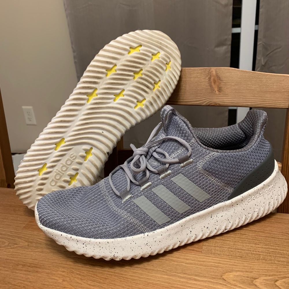Adidas Shoes 🔥 Men Size: L - Picture 2 of 6